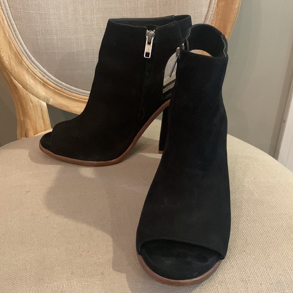 Steve Madden Valencia Black Suede Booties - Picture 3 of 11